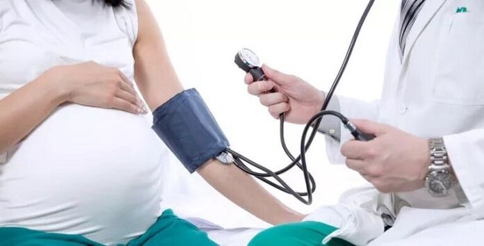 medir la presión arterial para las venas varicosas durante el embarazo